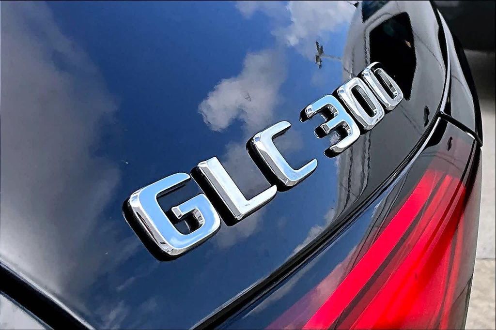 2025 Mercedes-BENZ GLC 缩略图 28