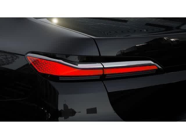 صورة 8 لـ 2026 BMW 740 740I
