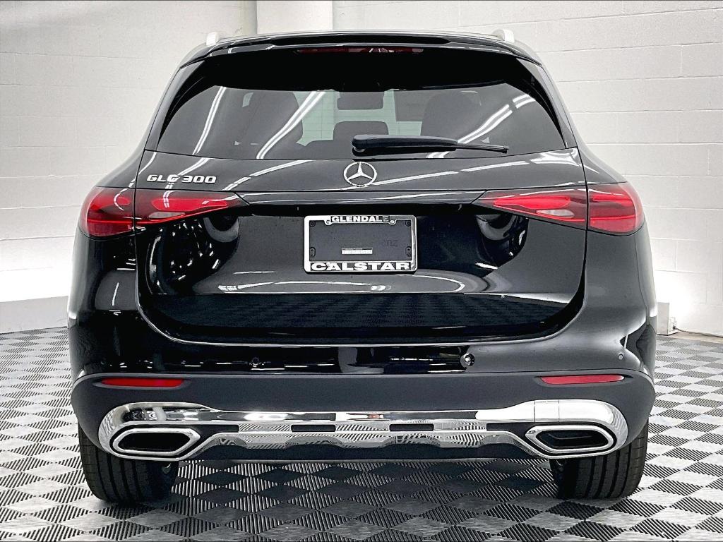 2026 Mercedes-BENZ GLC — фото 3