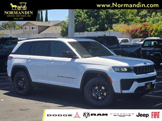 New 2026 Jeep Grand Cherokee Laredo