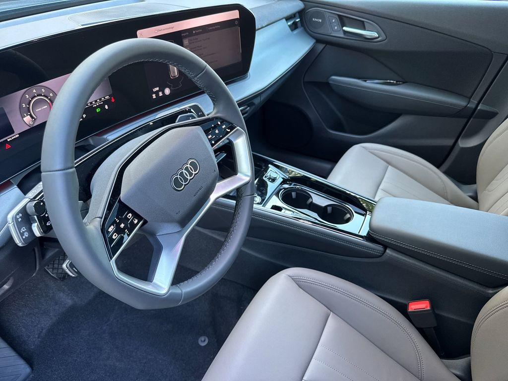 صورة مصغرة 11 لـ 2026 AUDI Q3 S LINE