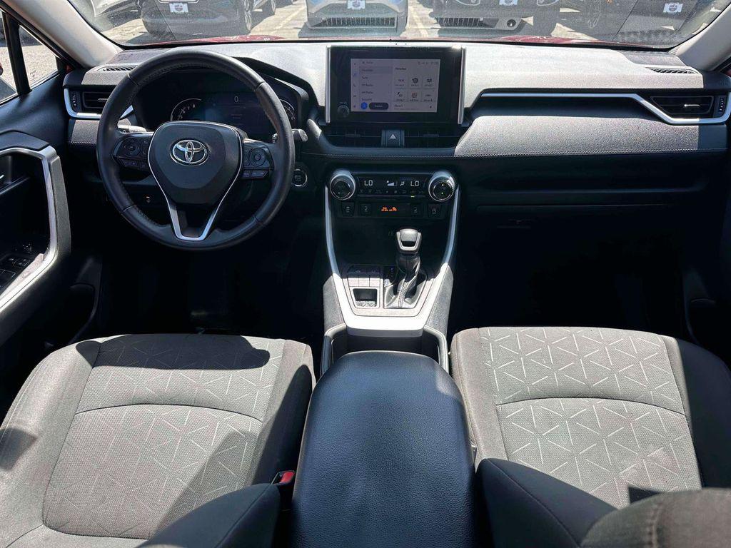صورة مصغرة 13 لـ 2024 Toyota RAV4 XLE