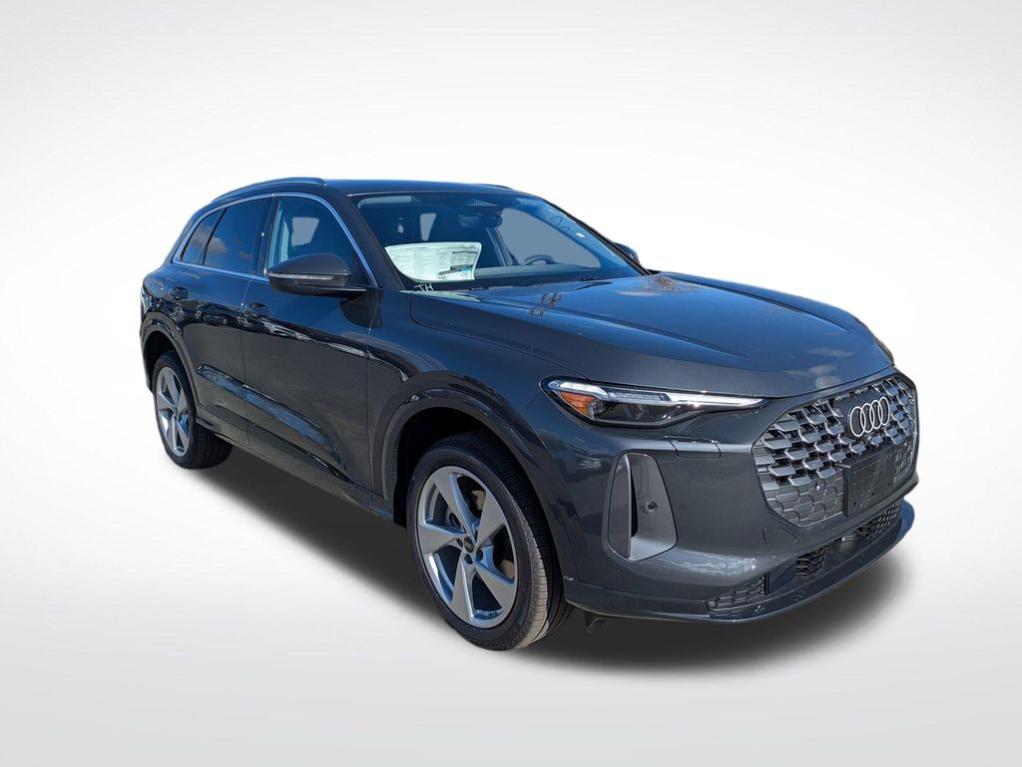 New 2025 Audi Q5 2.0T quattro Premium