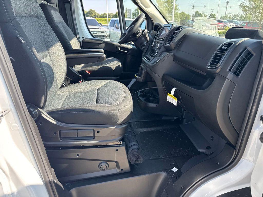 صورة 9 لـ 2026 RAM PROMASTER 2500 TRADESMAN