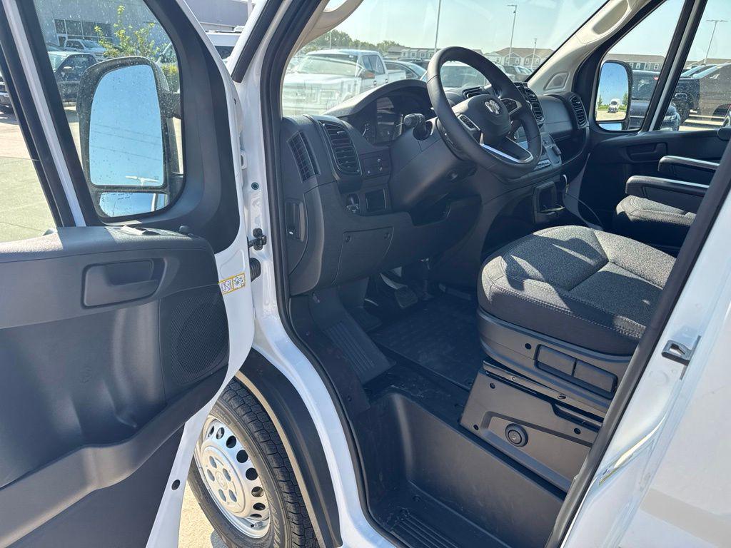 صورة 5 لـ 2026 RAM PROMASTER 2500 TRADESMAN