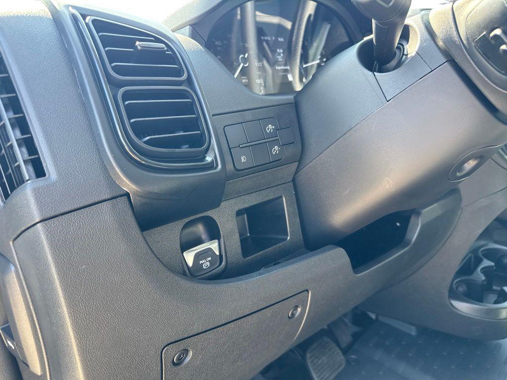صورة 15 لـ 2026 RAM PROMASTER 2500 TRADESMAN