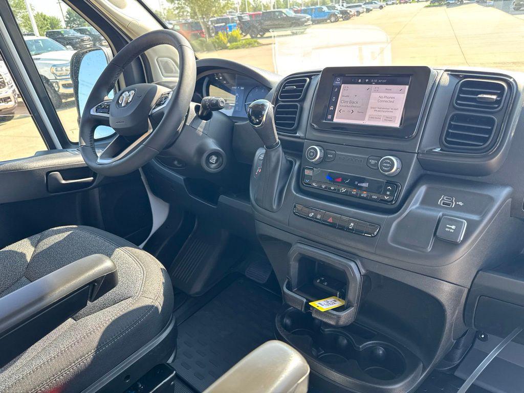 صورة 12 لـ 2026 RAM PROMASTER 2500 TRADESMAN