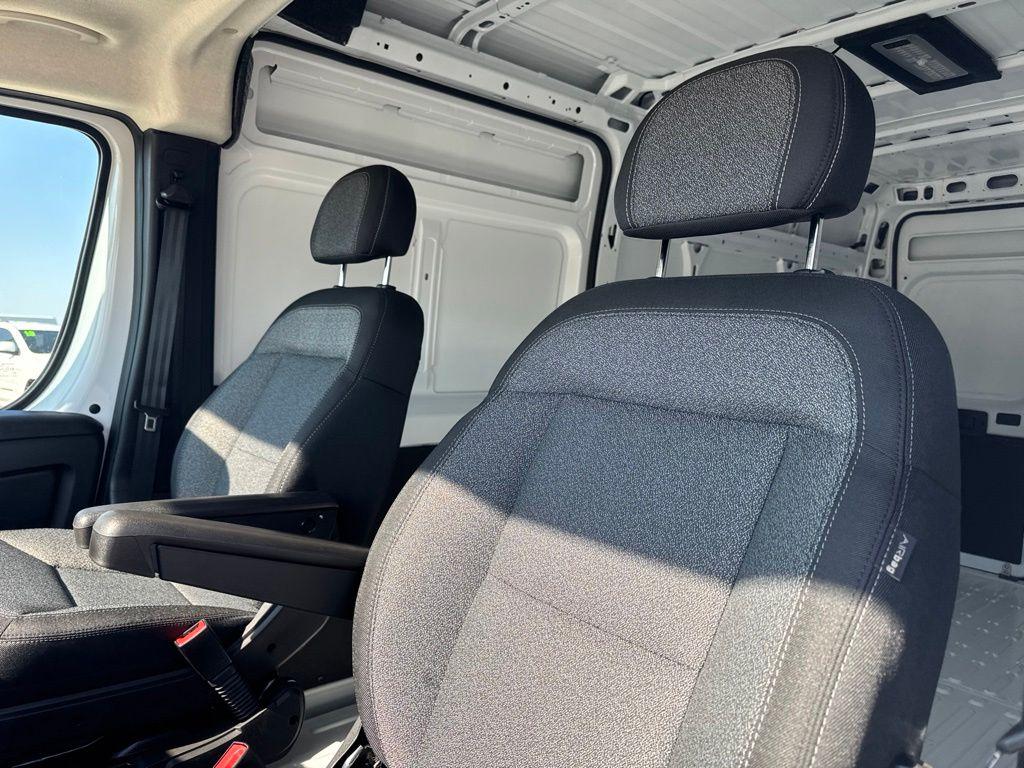 صورة 7 لـ 2026 RAM PROMASTER 2500 TRADESMAN