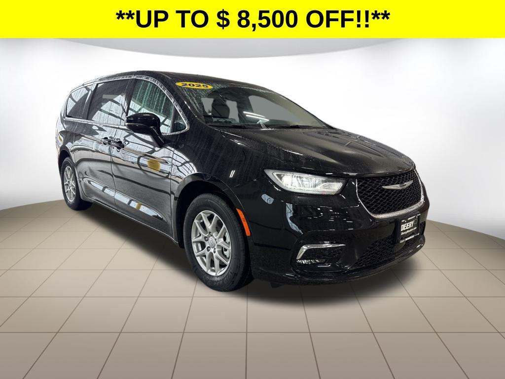 New 2025 Chrysler Pacifica L