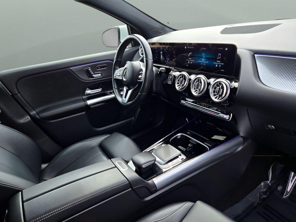 MERCEDES-BENZ GLA - 8