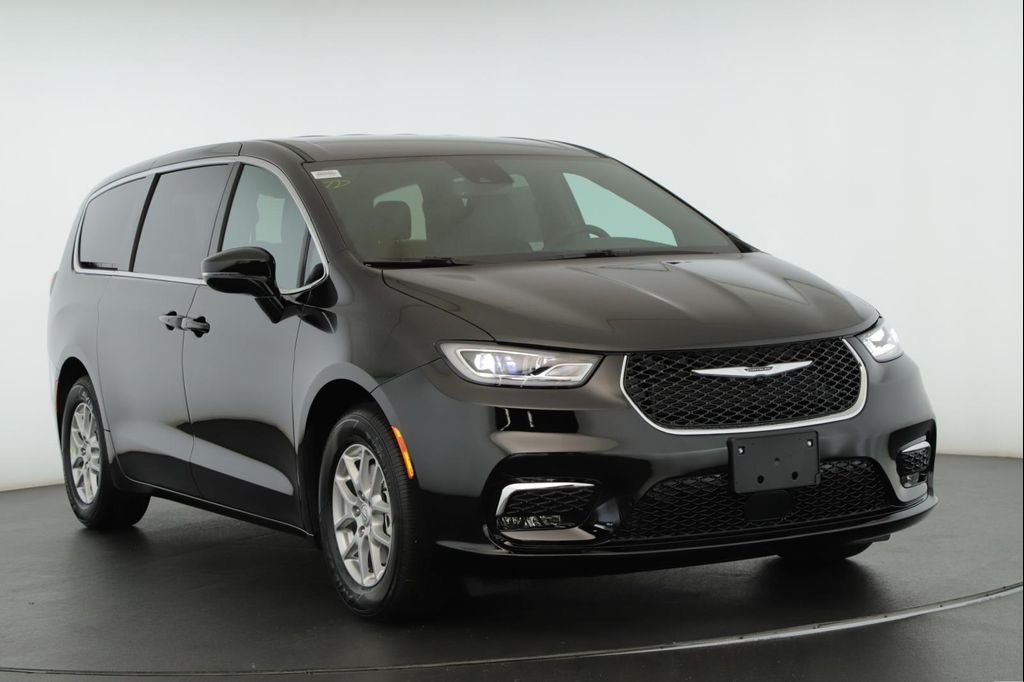 New 2026 Chrysler Pacifica L