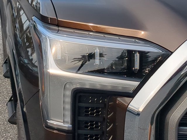 TOYOTA TUNDRA - 10