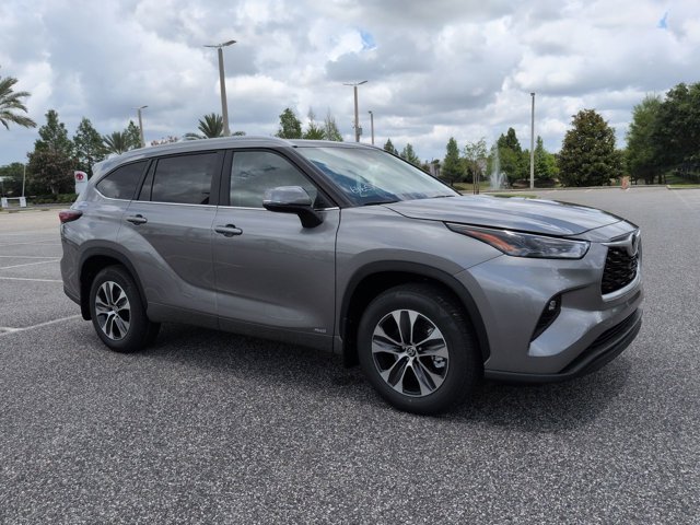 New 2026 Toyota Highlander Hybrid XLE