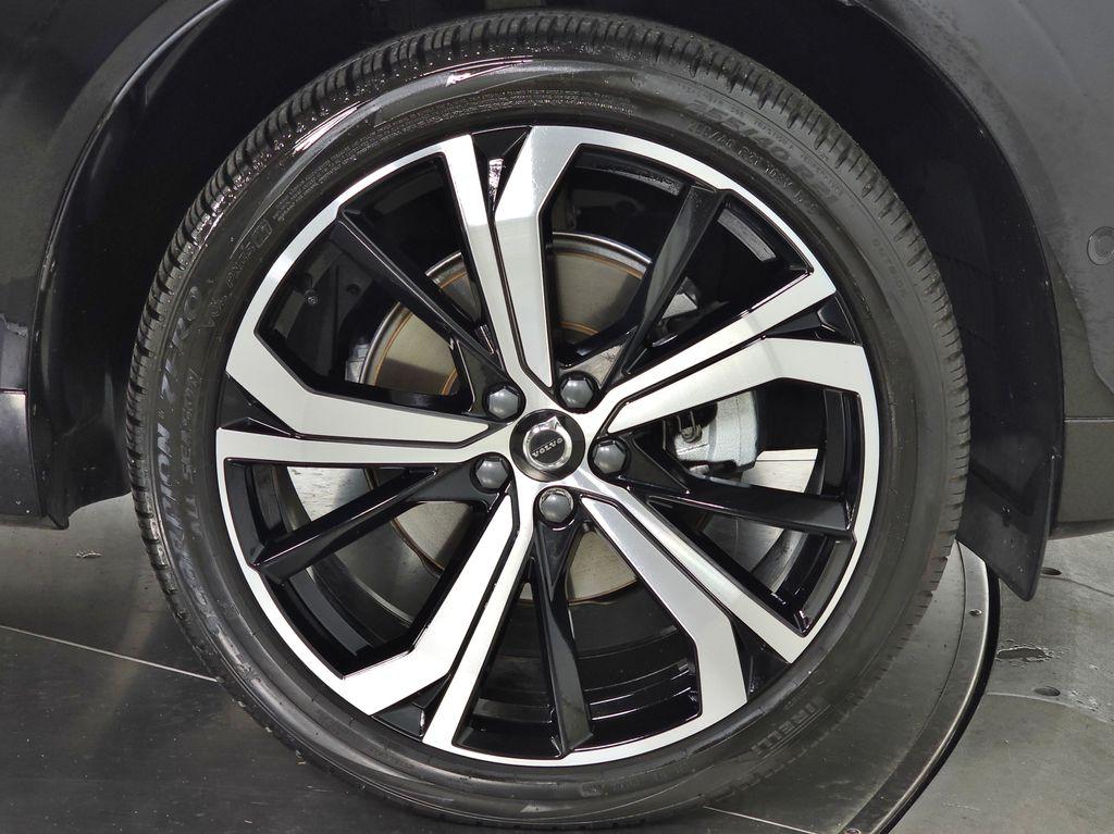 صورة 11 لـ 2025 Volvo XC60 B5 ULTRA