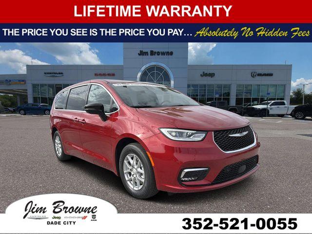 New 2026 Chrysler Pacifica Select