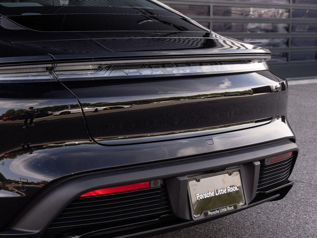 صورة مصغرة 12 لـ 2026 Porsche TAYCAN 4