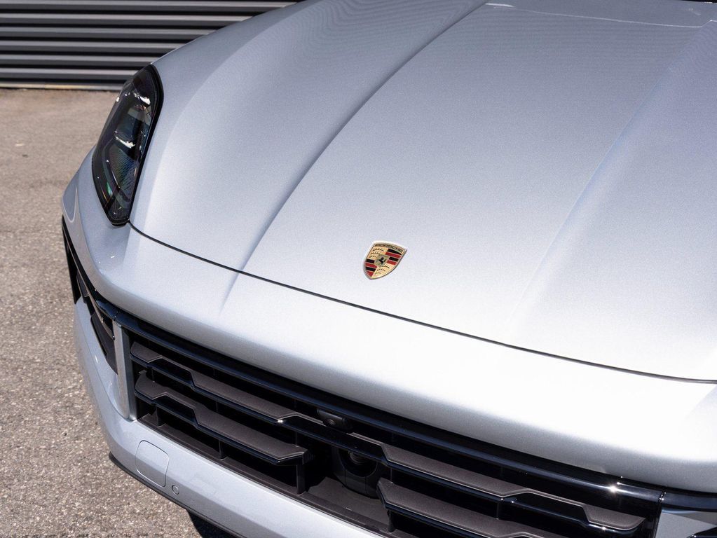 PORSCHE CAYENNE - 10