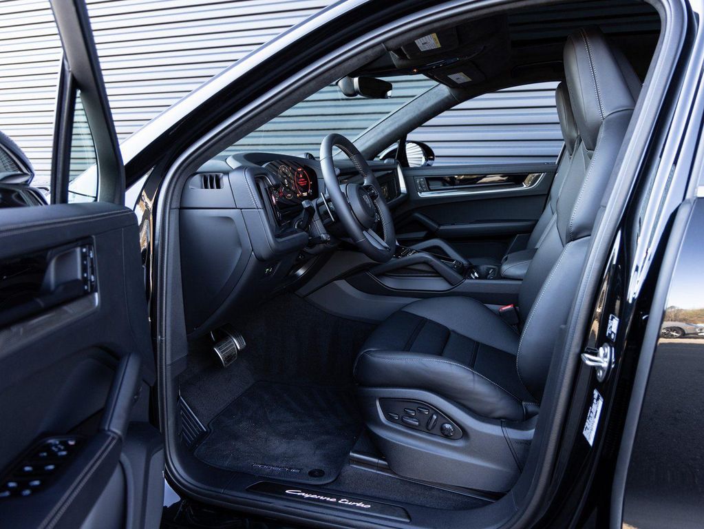 صورة مصغرة 24 لـ 2026 Porsche CAYENNE CAYENNE TURBO E-HYBRID