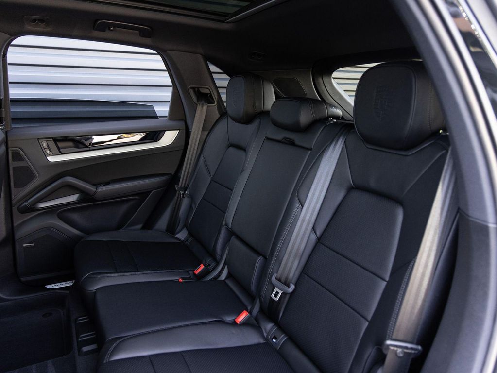 2026 Porsche CAYENNE CAYENNE E-HYBRID — миниатюра 27