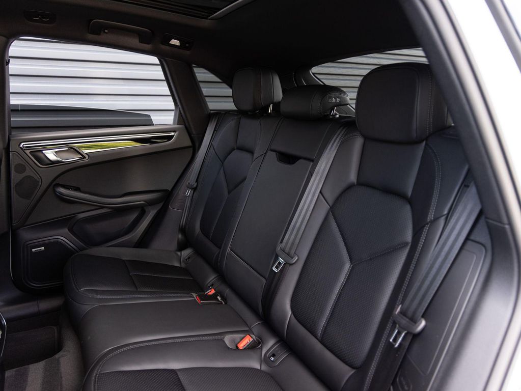 2026 Porsche MACAN — миниатюра 26