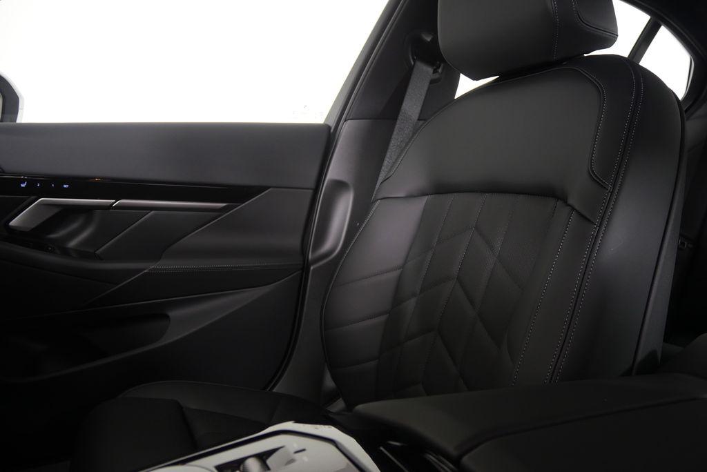 2026 BMW 530 530I — миниатюра 22