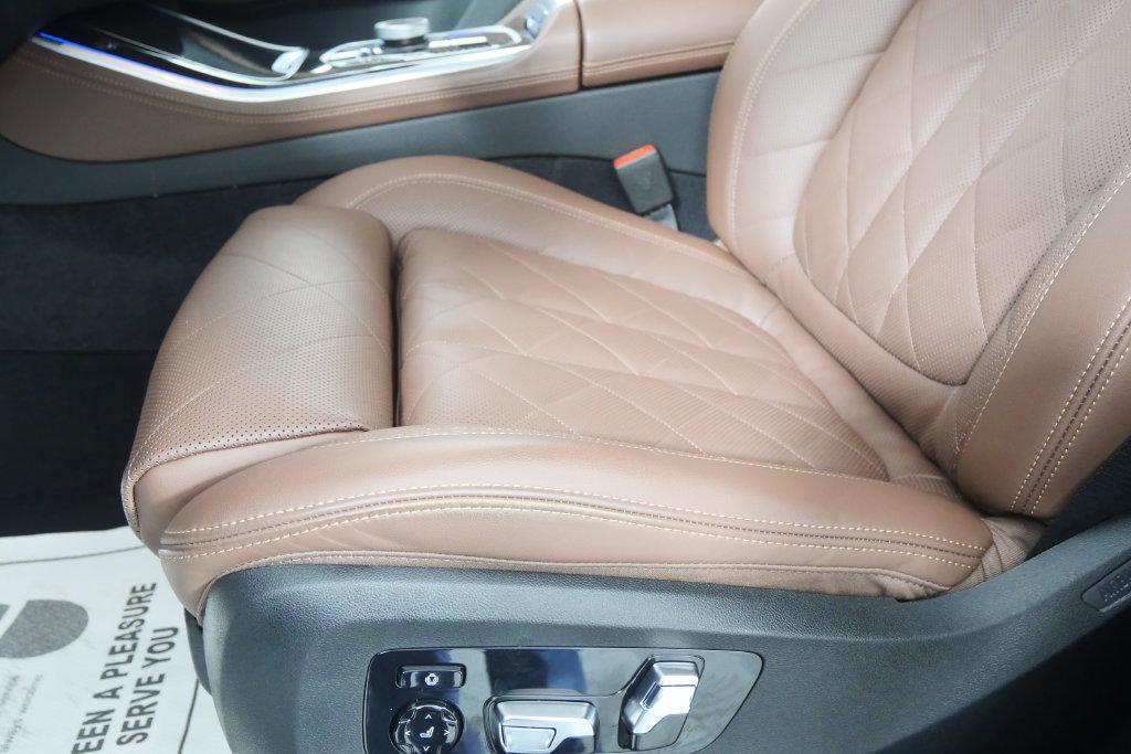 2026 BMW X5 M60I photo 9
