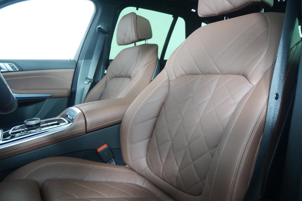 2026 BMW X5 M60I photo 10