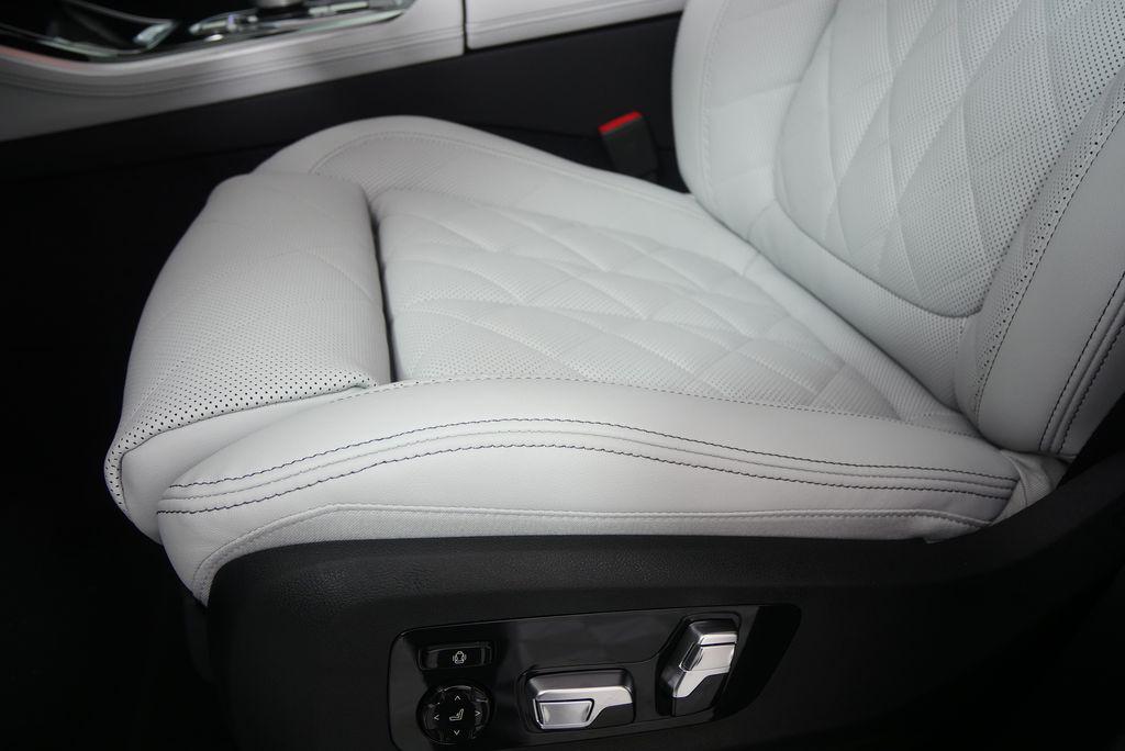صورة 10 لـ 2026 BMW X5 XDRIVE40I