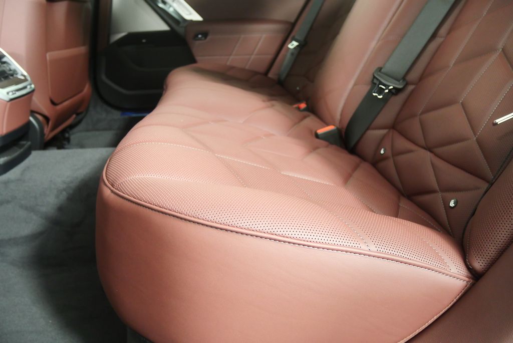صورة مصغرة 15 لـ 2026 BMW 740 740I