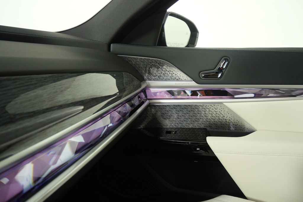 2026 BMW 750E I XDRIVE — миниатюра 25