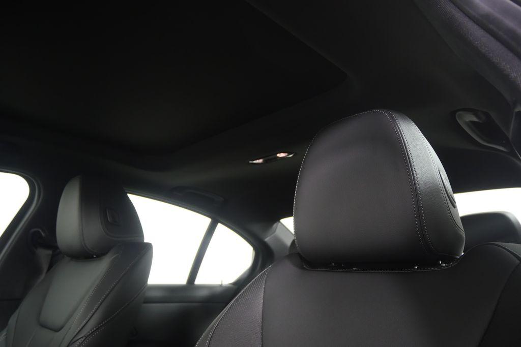صورة مصغرة 11 لـ 2026 BMW 330 NA