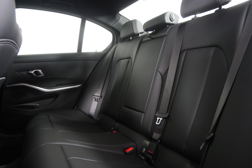 2026 BMW 330 NA 缩略图 14