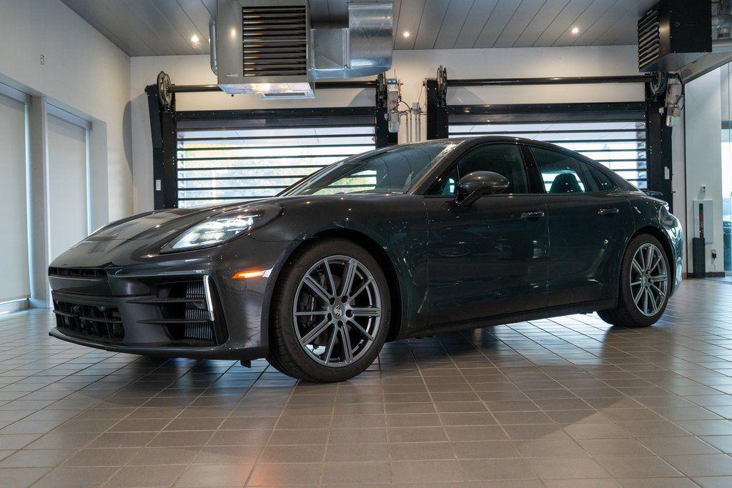 New 2025 Porsche Panamera 4