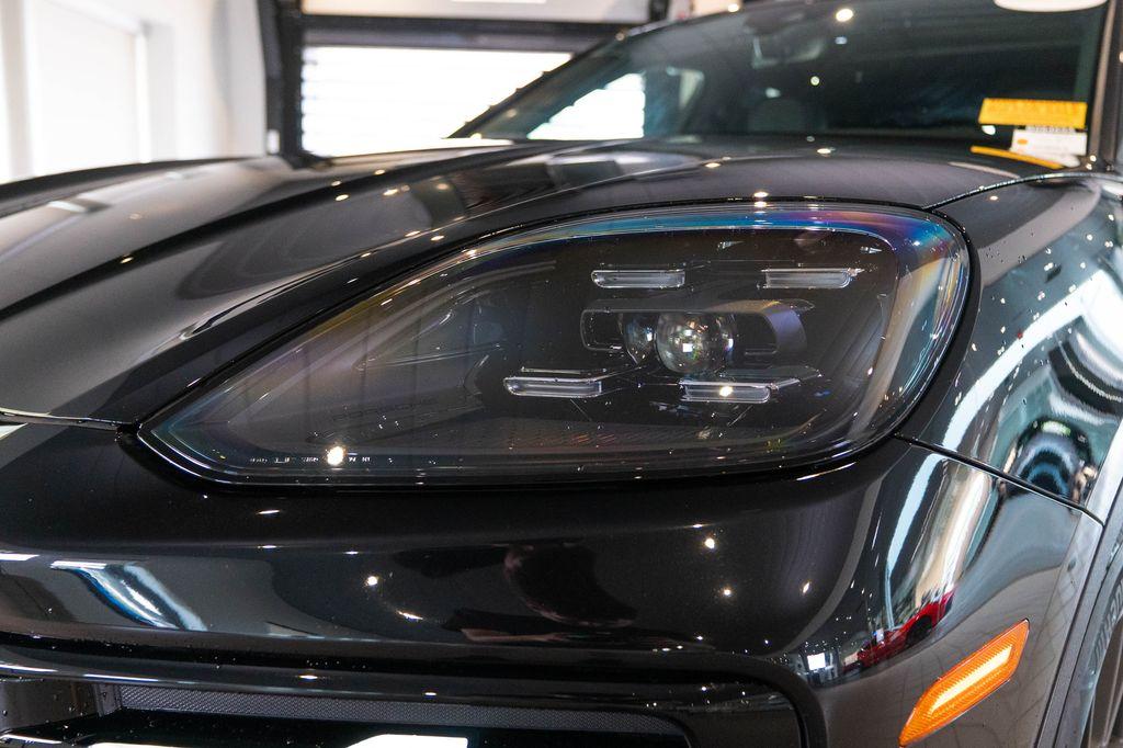 صورة مصغرة 14 لـ 2025 Porsche CAYENNE BASE