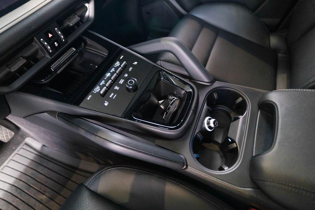 صورة مصغرة 24 لـ 2025 Porsche CAYENNE BASE