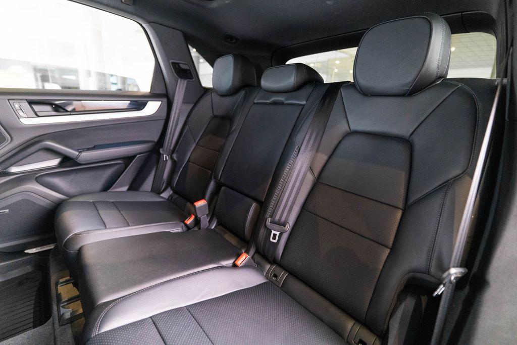 صورة مصغرة 36 لـ 2025 Porsche CAYENNE BASE