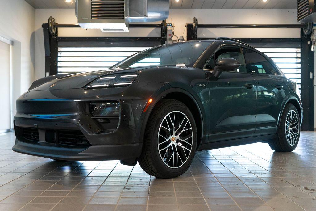 New 2026 Porsche Macan 4