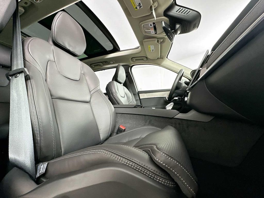 2025 Volvo XC90 PLUG-IN HYBRID T8 ULTRA 7-SEATER — миниатюра 27