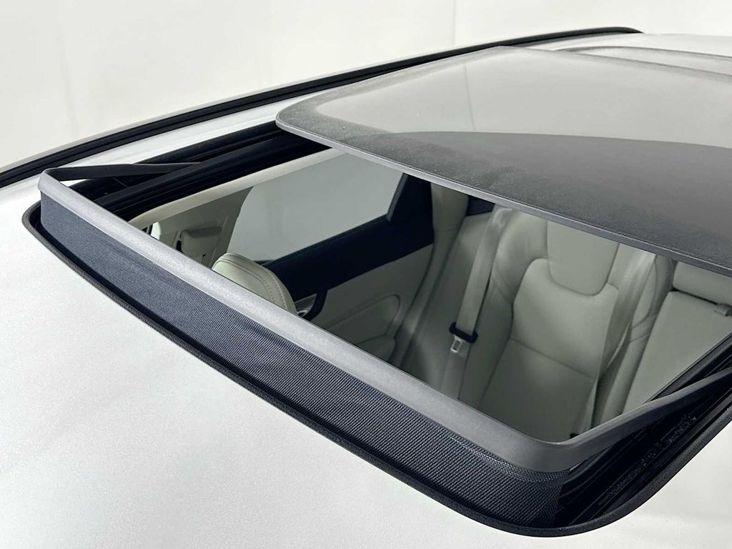 صورة مصغرة 20 لـ 2026 Volvo XC60 B5 ULTRA