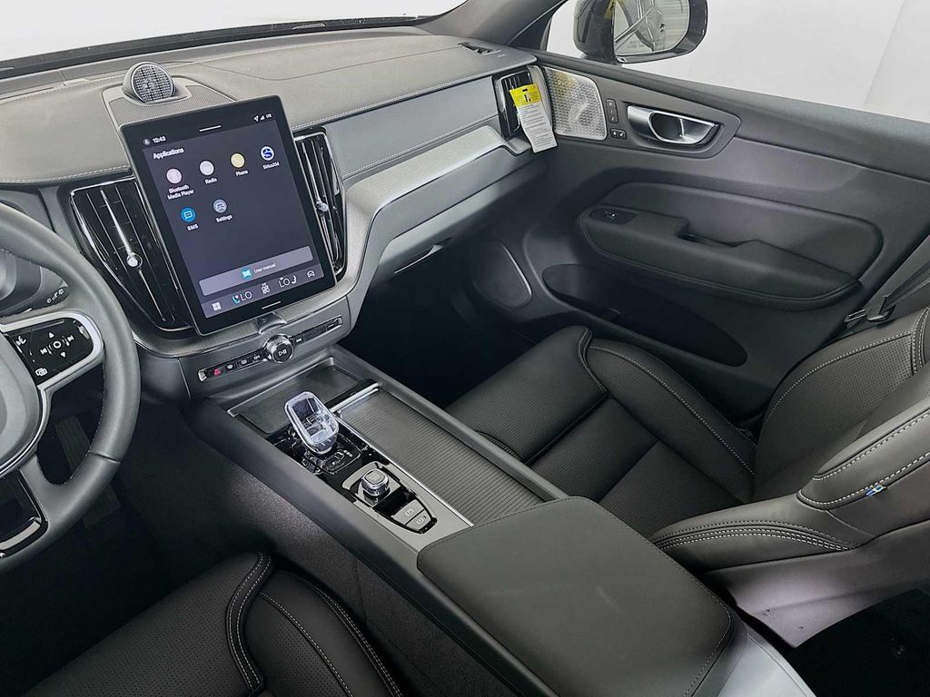 صورة مصغرة 21 لـ 2026 Volvo XC60 PLUG-IN HYBRID BLACK EDITION ULTRA, T8 AWD EL
