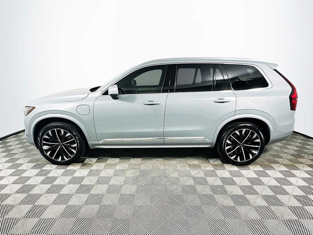 صورة 4 لـ 2026 Volvo XC90 PLUG-IN HYBRID PLUS, T8 AWD, ELECTRIC/GASOLIN