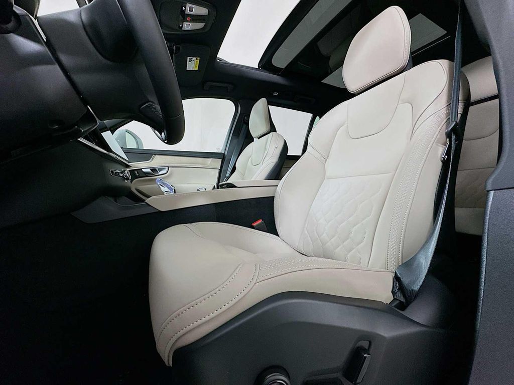 2026 Volvo XC90 PLUS, B5 AWD GAS (MILD HYBRID), GASOLINE, BRI — миниатюра 18