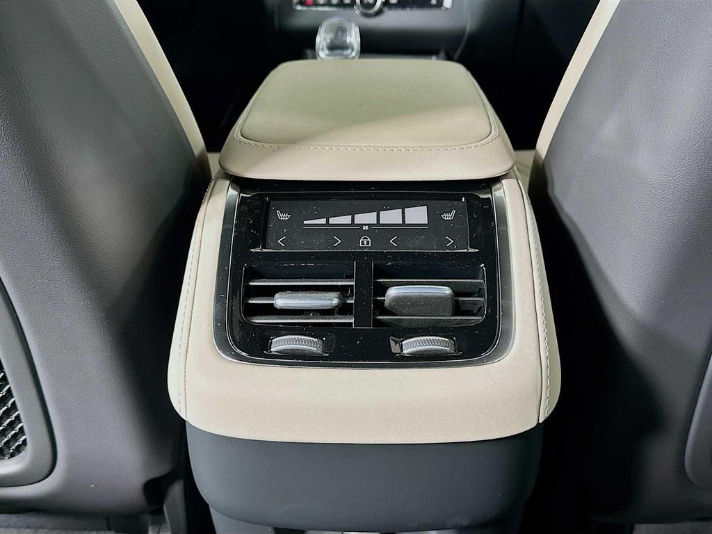صورة مصغرة 23 لـ 2026 Volvo XC90 PLUS, B6 AWD GAS (MILD HYBRID), GASOLINE, BRI