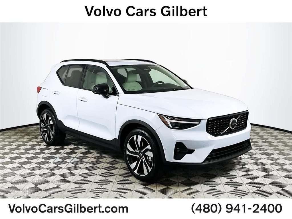 New 2026 Volvo XC40 Ultra, B5 AWD Gas (mild hybrid), Dark