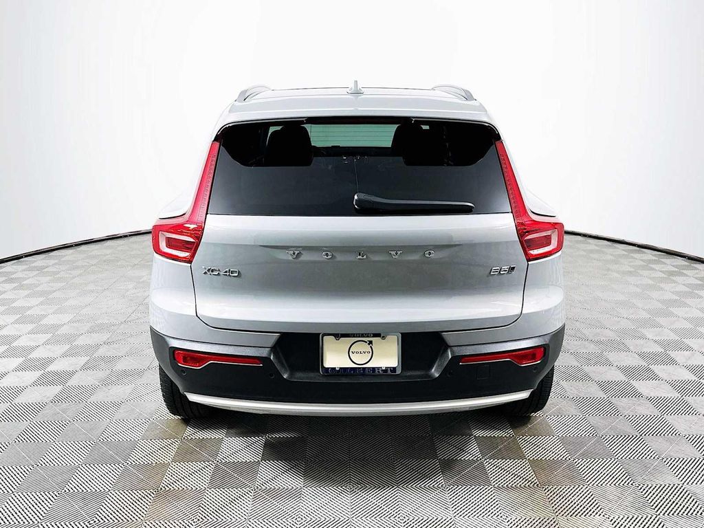2025 VOLVO XC40 B5 CORE BRIGHT THEME photo 6