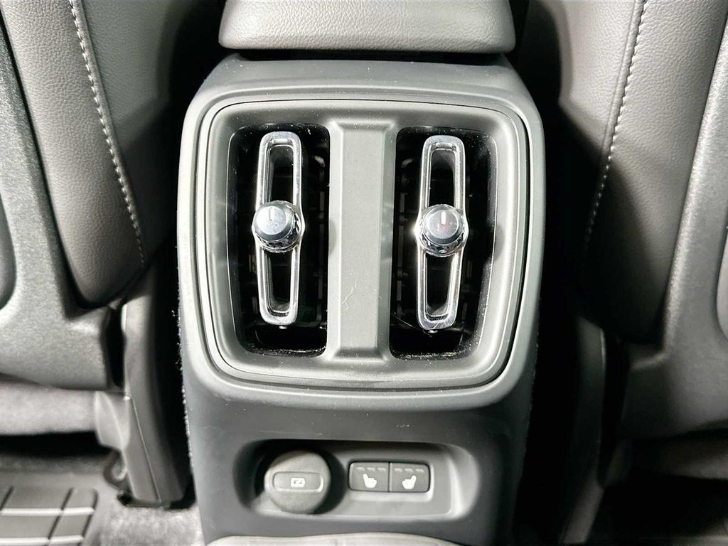 2025 Volvo XC40 B5 CORE BRIGHT THEME — миниатюра 23