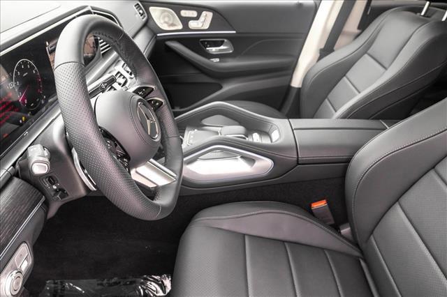 2026 Mercedes-BENZ GLS — миниатюра 11
