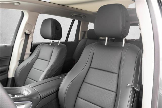 2026 Mercedes-BENZ GLS — миниатюра 12