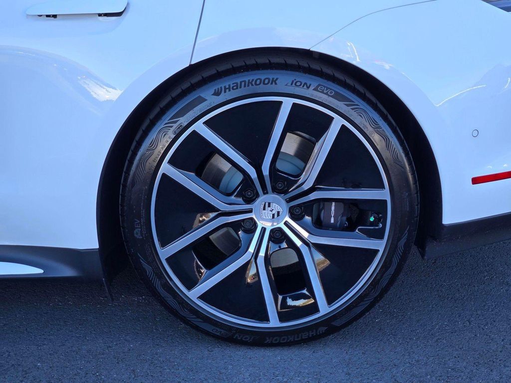 صورة مصغرة 11 لـ 2026 Porsche TAYCAN 4