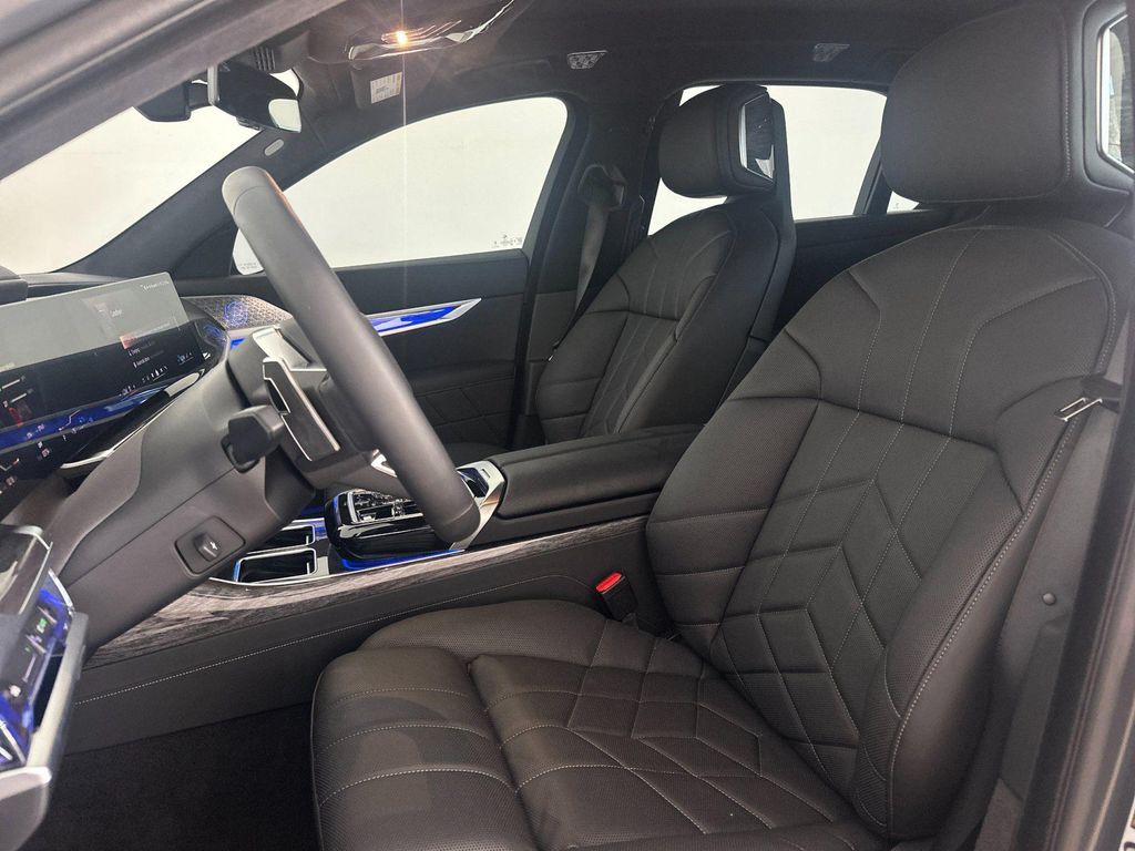2025 BMW 750E I XDRIVE — фото 5